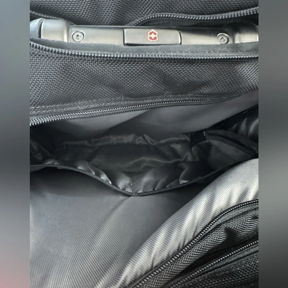 Victorinox Swiss Army Wheeled Carry On Laptop Case Architecture San Marco Black